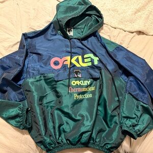 Vintage Oakley Mens Blue and Green Windbreaker with hood
